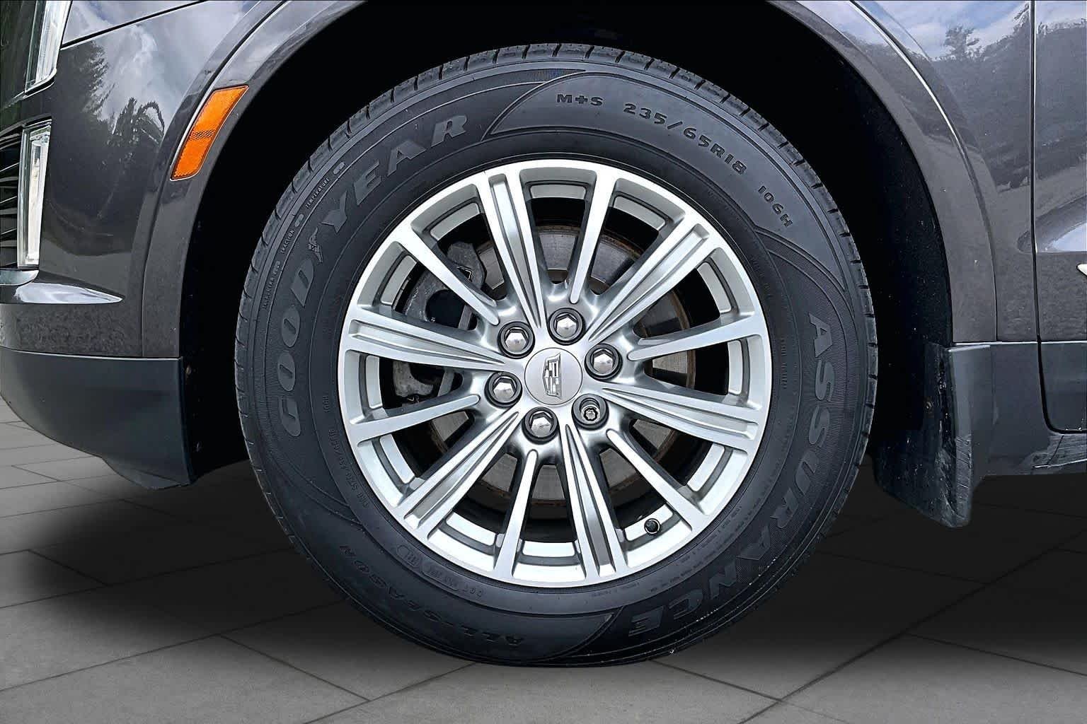 Used 2018 Dark Granite Metallic Cadillac Luxury AWD image 11