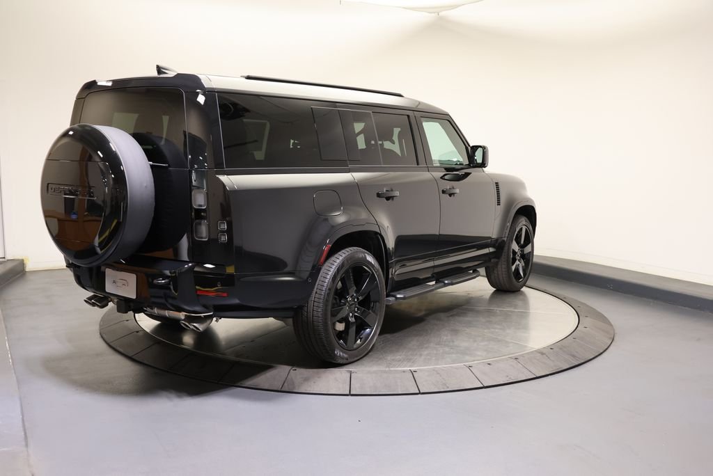 2026 Land Rover Defender V8 - Photo 5