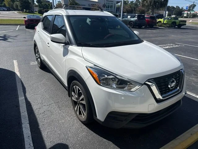 Used 2020 White Nissan SV image 12