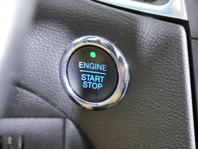 Used 2015  Ford Titanium image 30