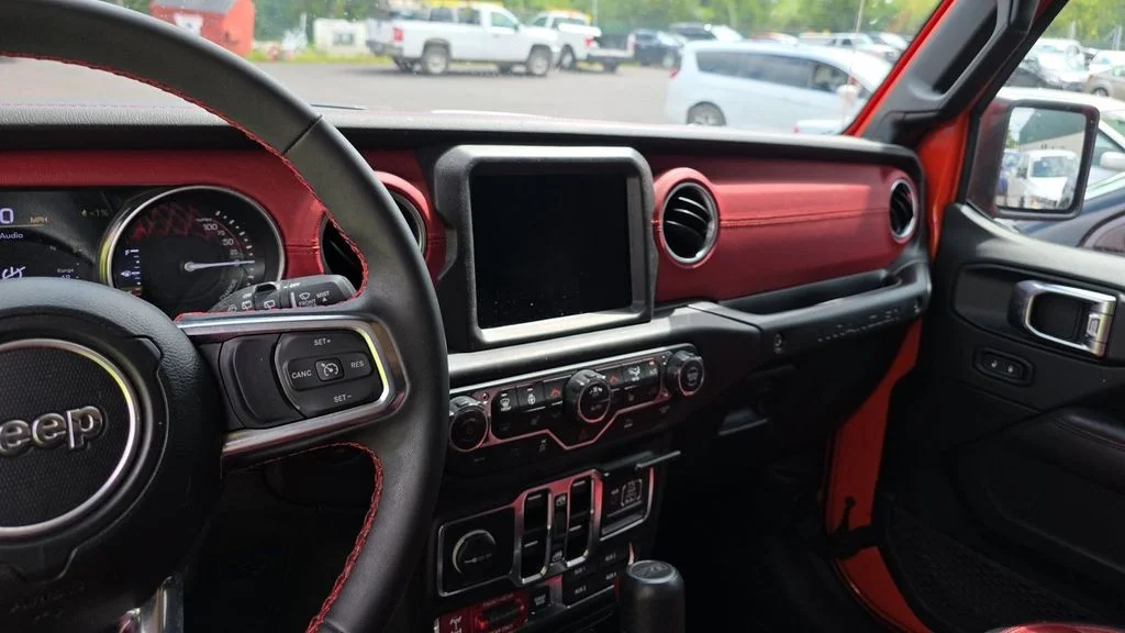 Used 2023  Jeep Rubicon 20th Anniversary Edition 4xe image 6