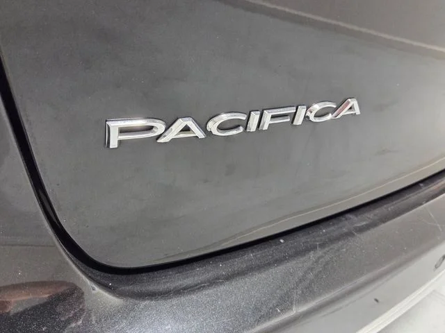 Used 2023 Black Chrysler Touring L image 11
