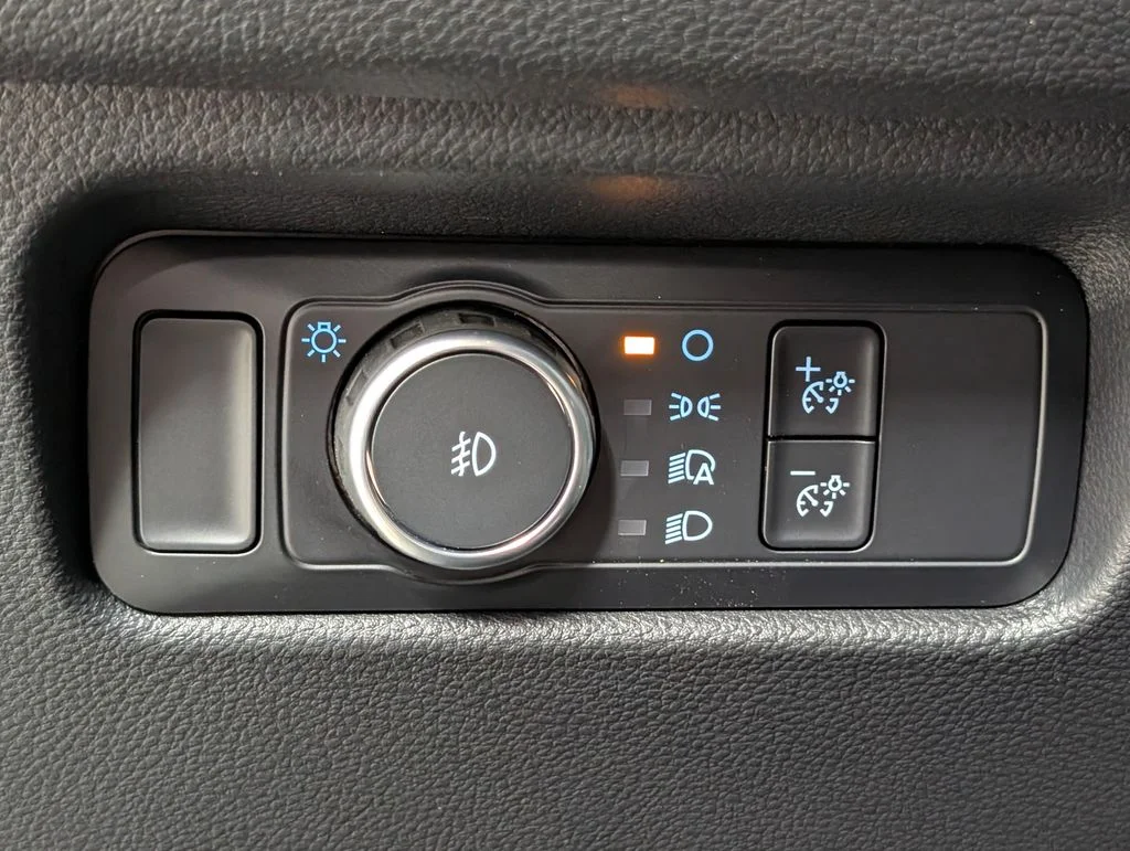 New 2026 Carbonized Gray Metallic Ford XLT image 9