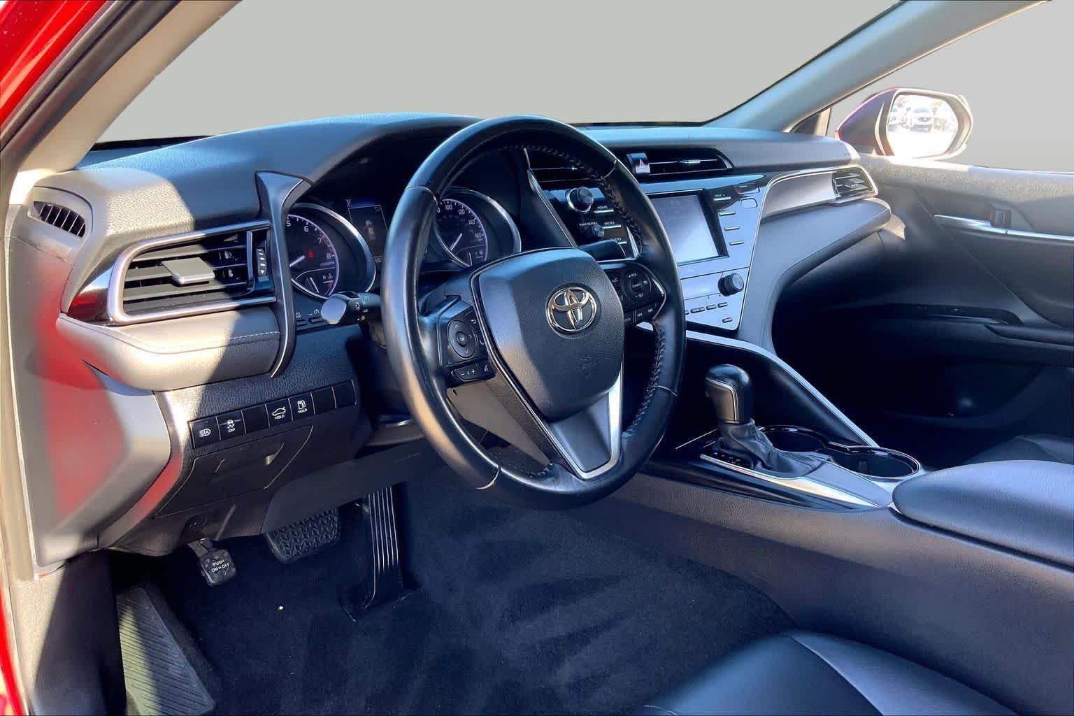 Used 2020 Supersonic Red Toyota SE image 18