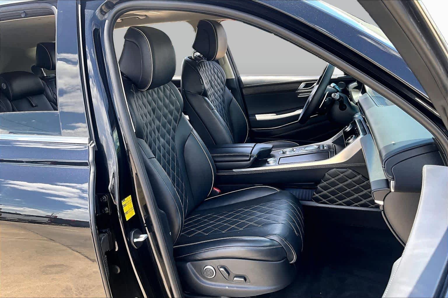 Used 2021 Vik Black Genesis  image 9