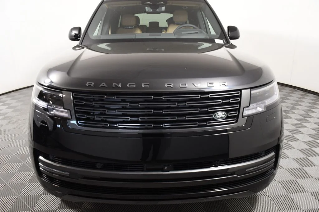 New 2026 Santorini Blk Land Rover SE image 10