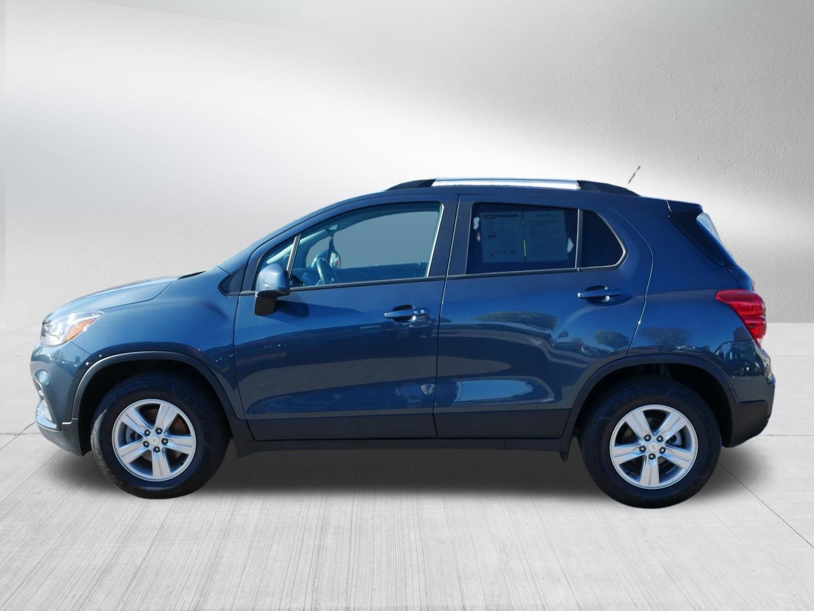 Used 2022 Shadow Gray Metallic Chevrolet LT image 4