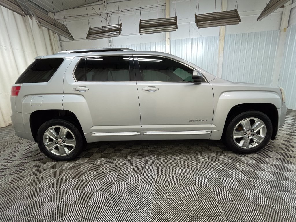 Used 2015 QUICKSILVER METALLIC GMC Denali image 17