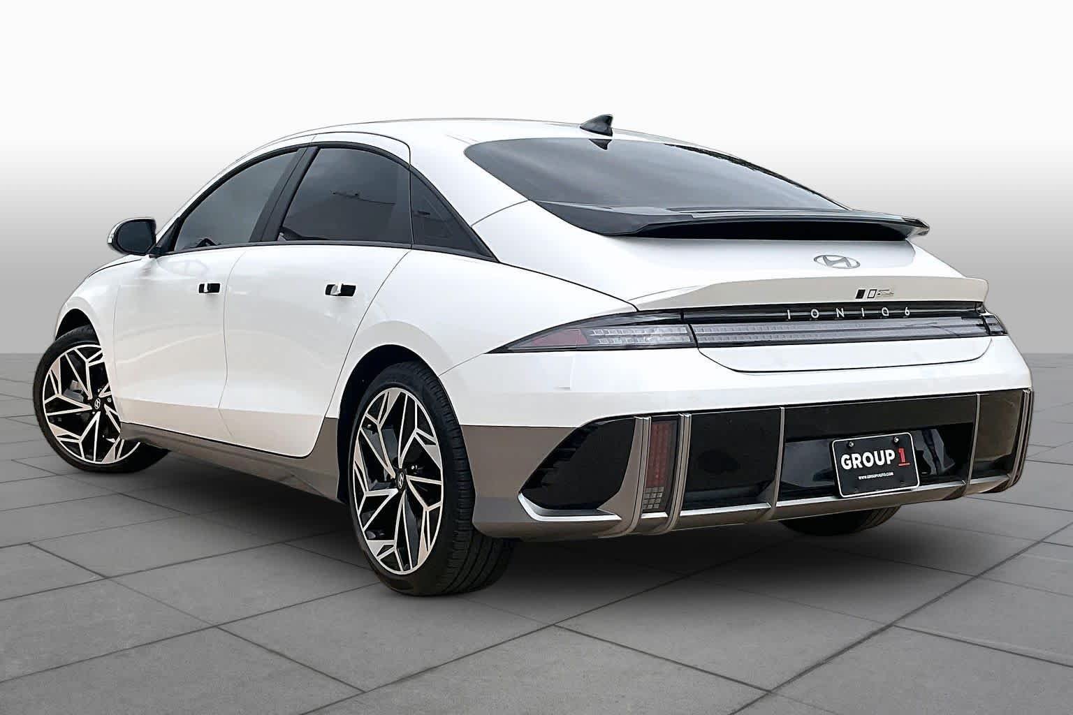 2025 Hyundai IONIQ 6 SEL - Photo 11