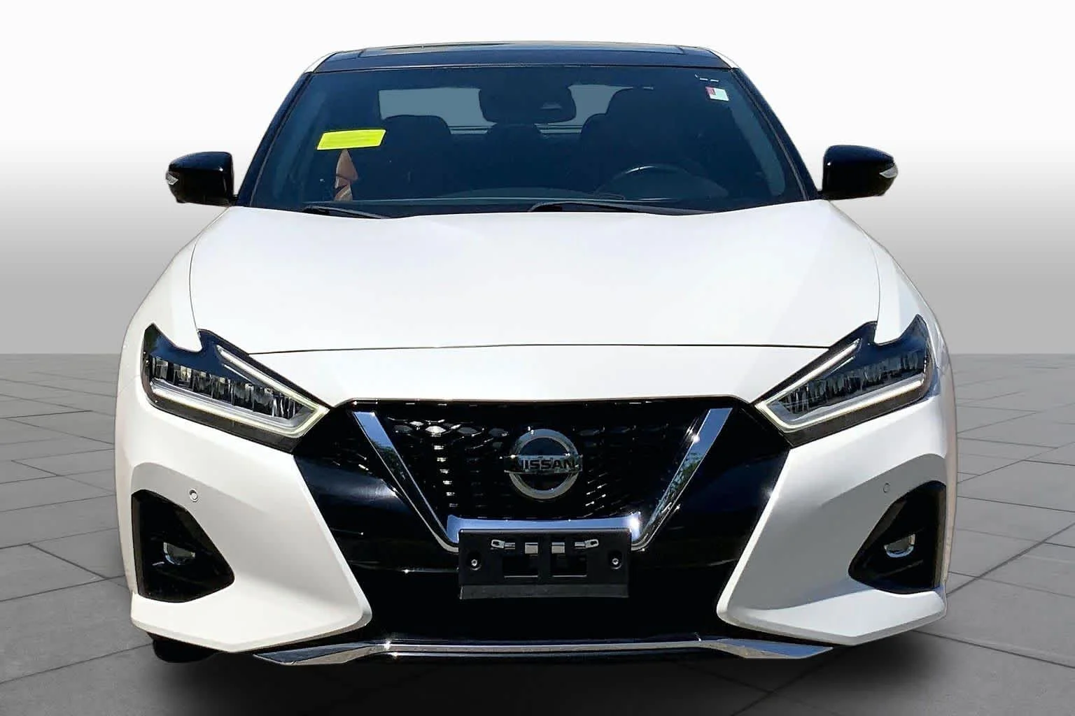 Used 2019 Pearl White Tricoat Nissan Platinum image 4