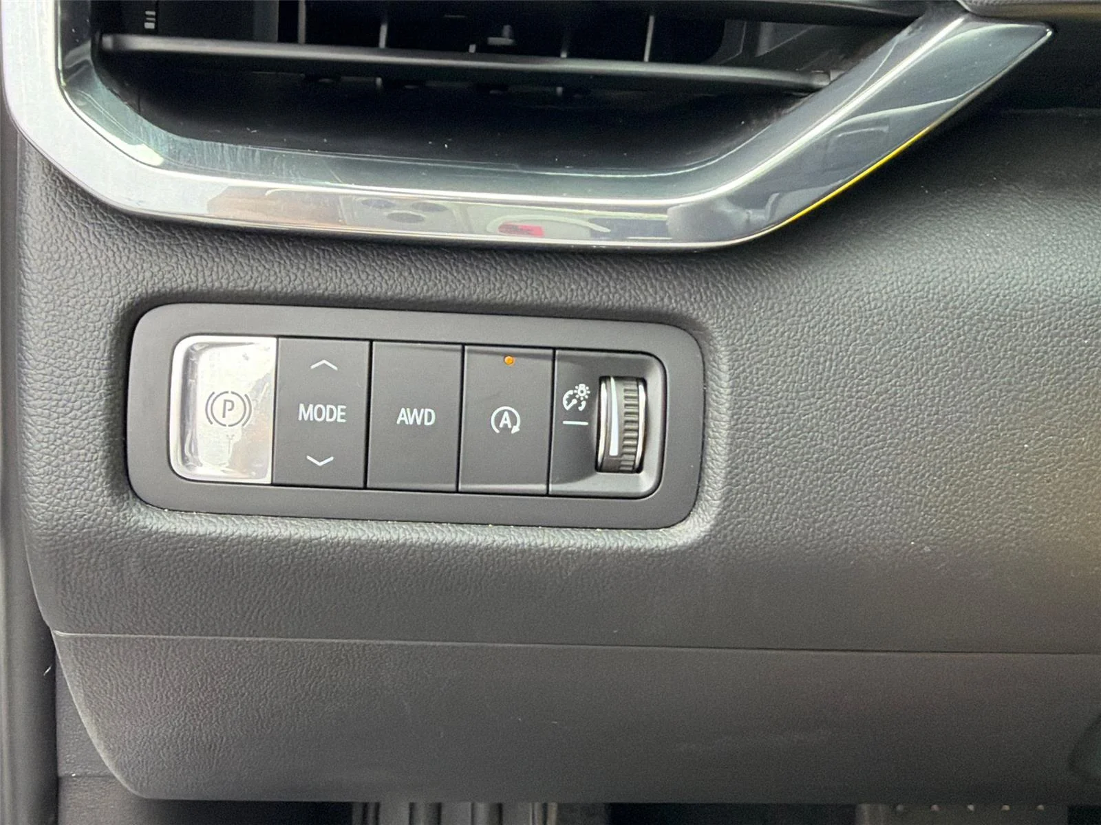 Certified Used 2026 Summit White GMC Elevation image 16