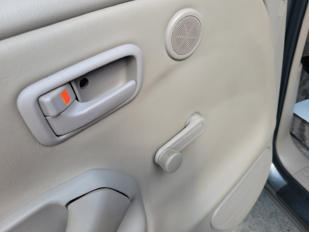 Used 2005 Gray Toyota Base image 14