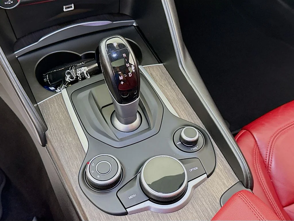 Used 2018 Alfa White Alfa Romeo Ti image 22