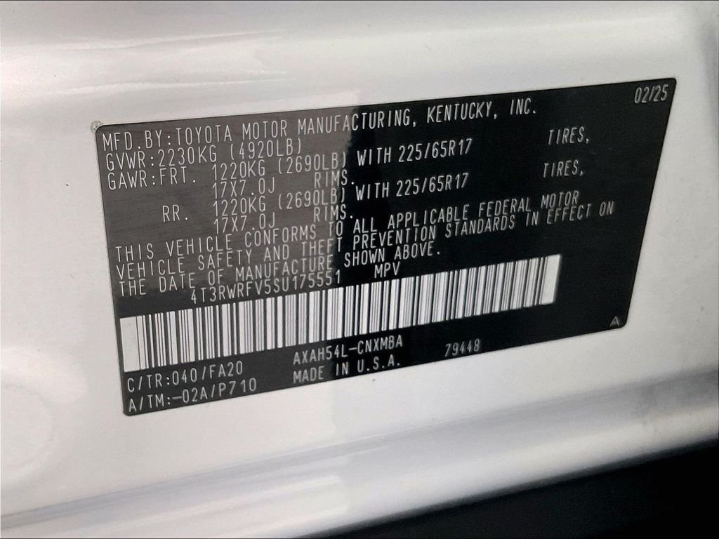 Used 2025 White Toyota XLE image 35