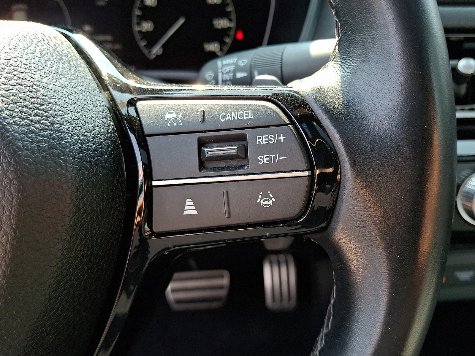 Used 2025 Platinum White Pearl Honda Sport image 20