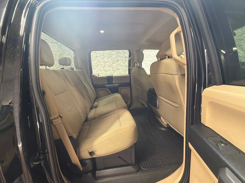 Used 2019 Black Metallic Ford XLT image 12