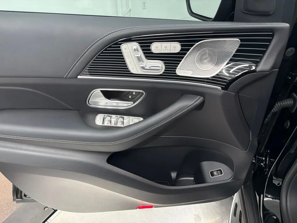 Certified Used 2025 Black Mercedes-Benz GLS 580 image 16