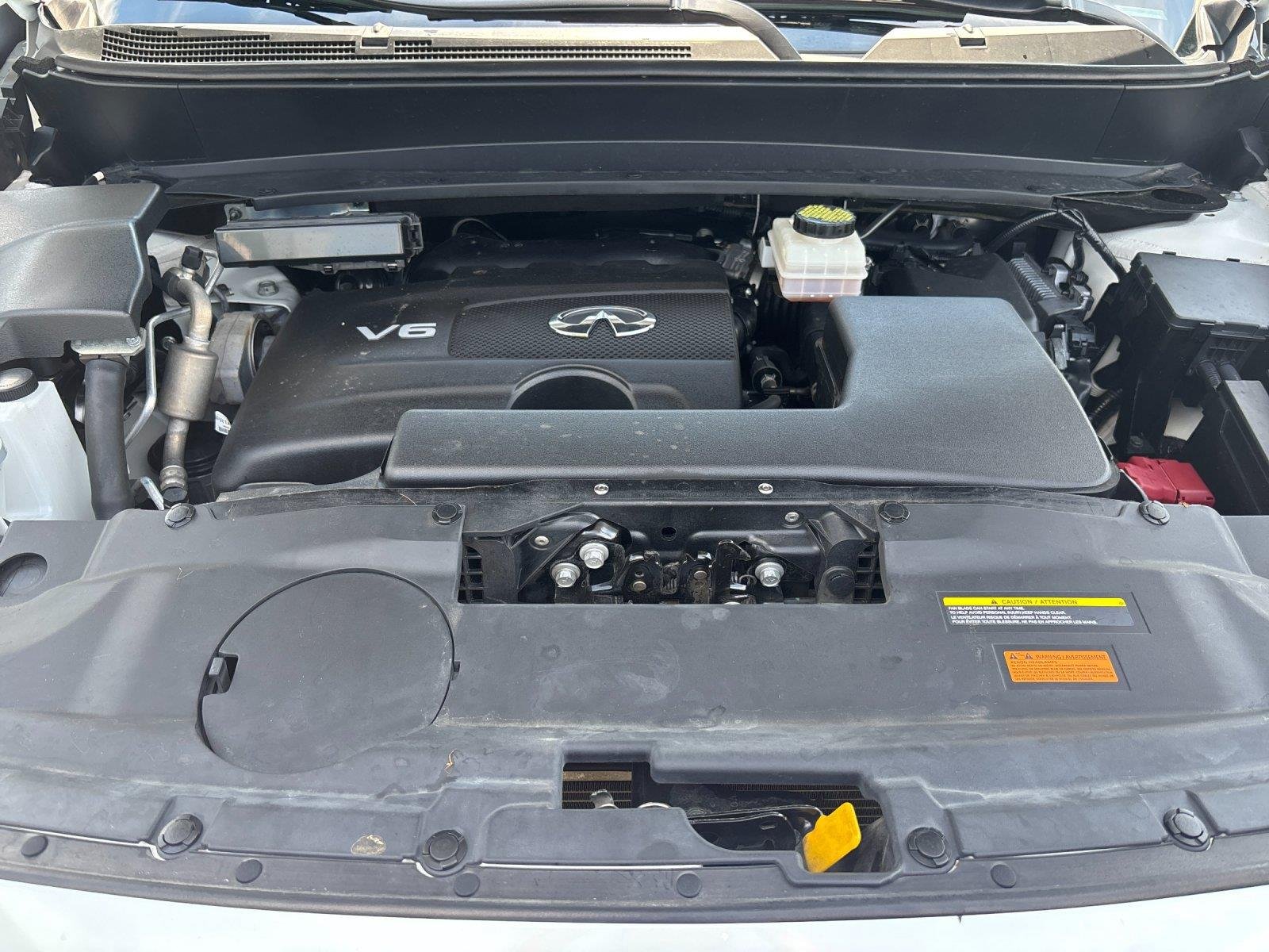 Used 2020 Majestic White INFINITI LUXE image 9