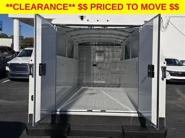 New 2025 Summit White Chevrolet 1WT image 20