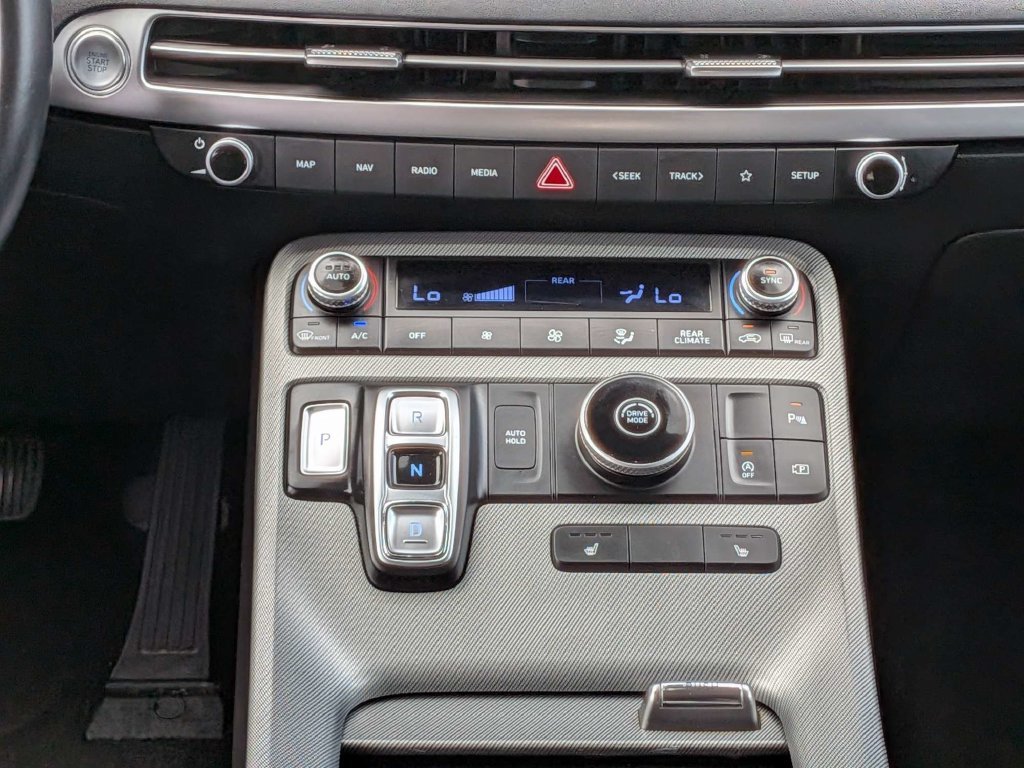 Certified Used 2025 Black Hyundai SEL image 25