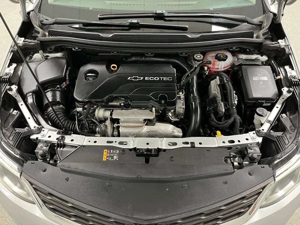 Used 2018 Silver Chevrolet LS image 62