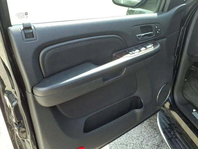 Used 2008 Black GMC Denali image 11