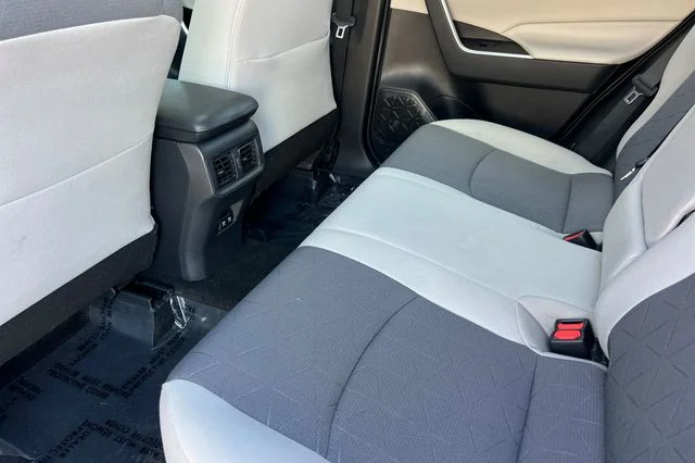 Used 2019 White Toyota XLE image 13