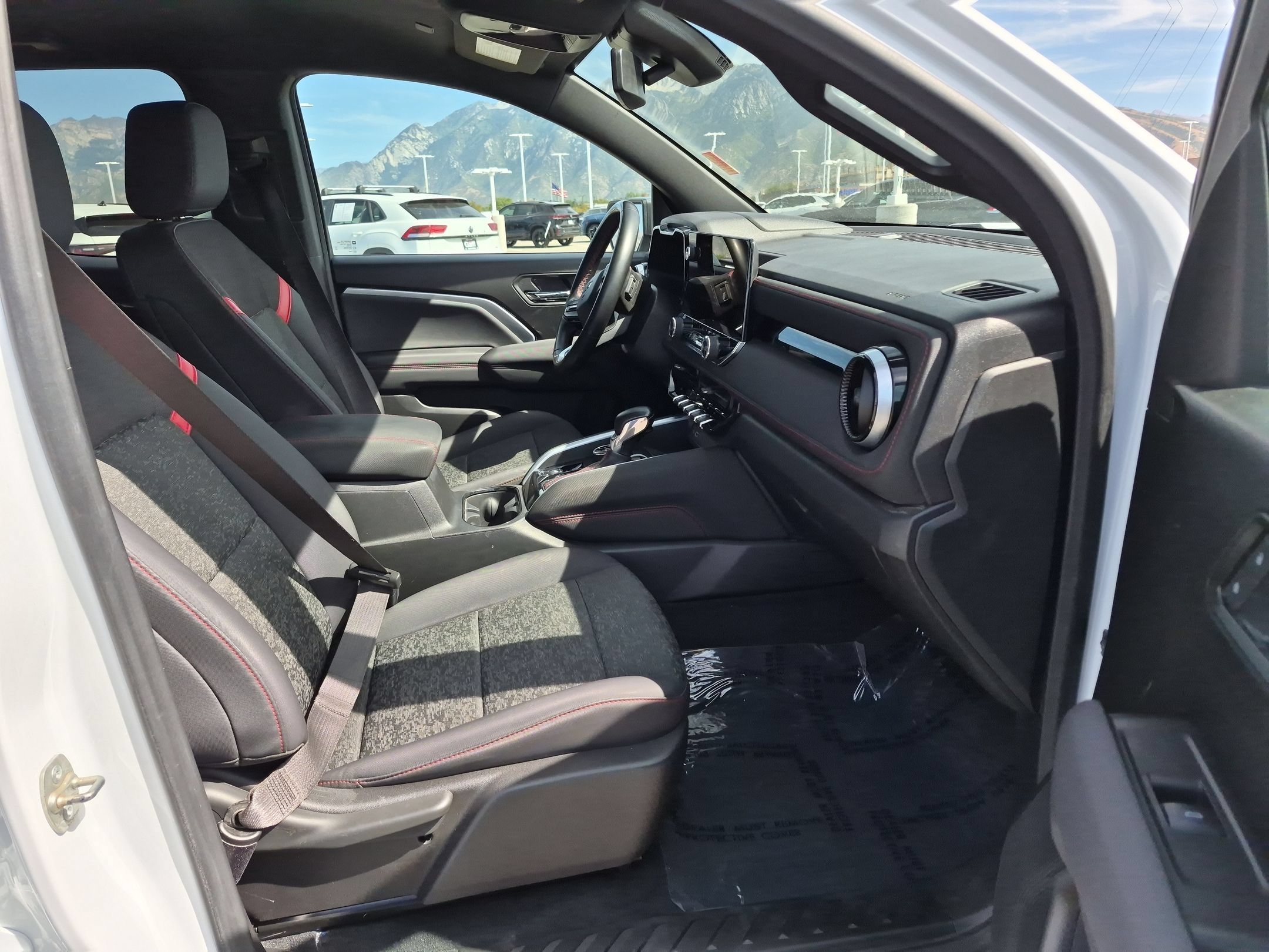 Used 2025 Summit White Chevrolet 4WD Z71 image 29