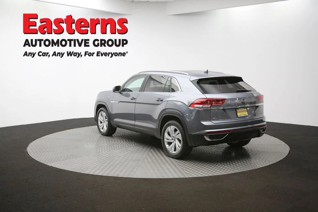 Used 2021 Gray Volkswagen 2.0T SEL image 65