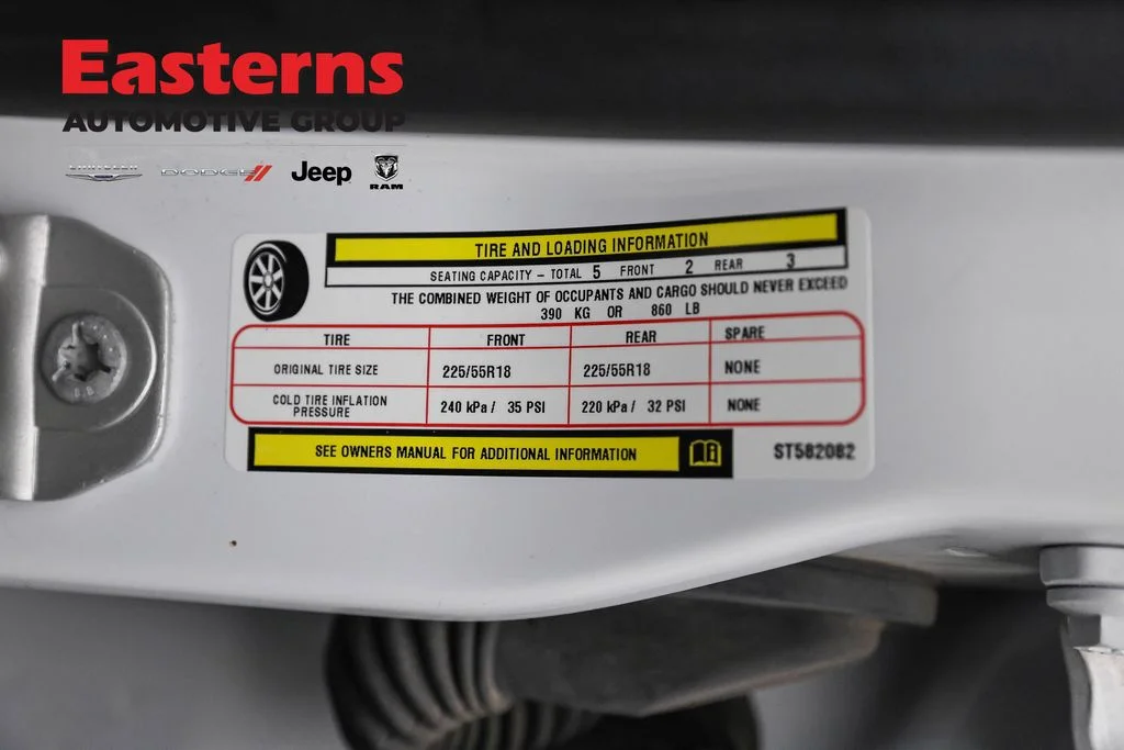 Used 2025 White Jeep Limited image 33