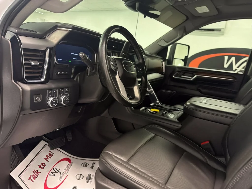 Used 2024 White GMC Denali image 12