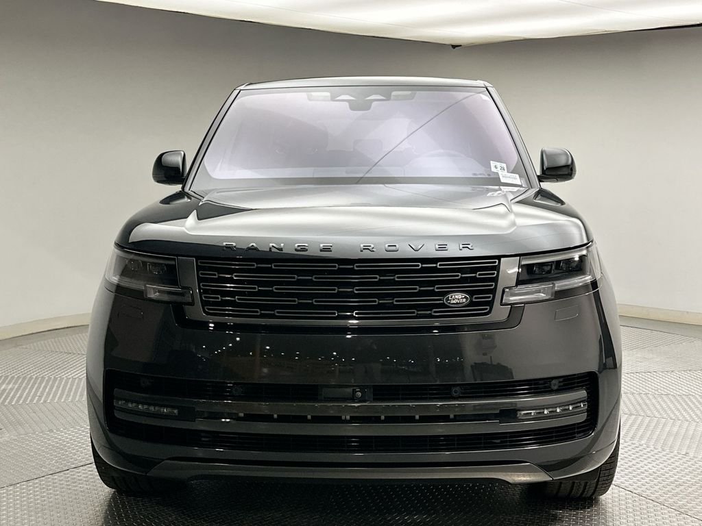 Used 2023  Land Rover SE image 16