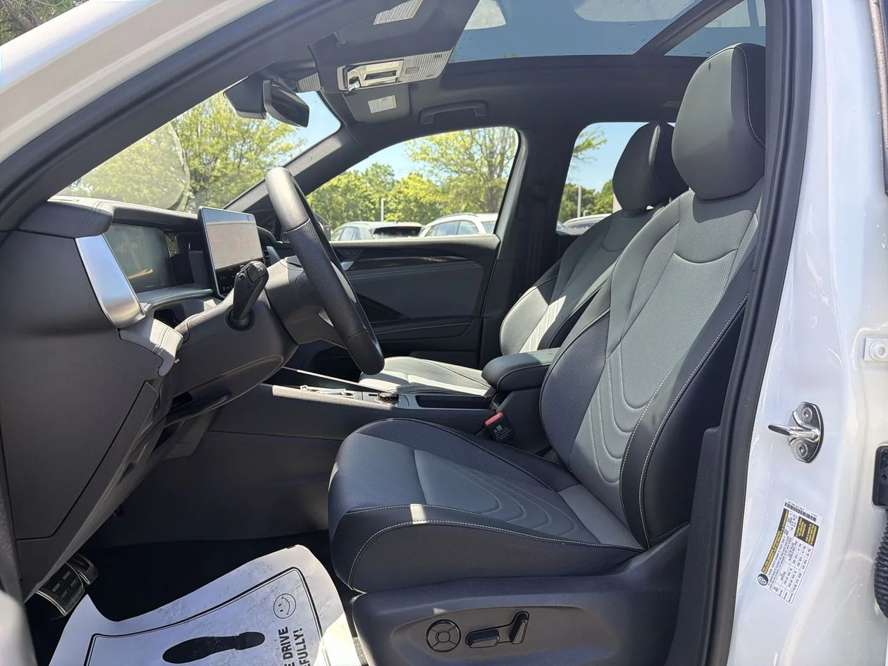 New 2026 White/off-white Volkswagen 2.0T SE R-Line Black image 12