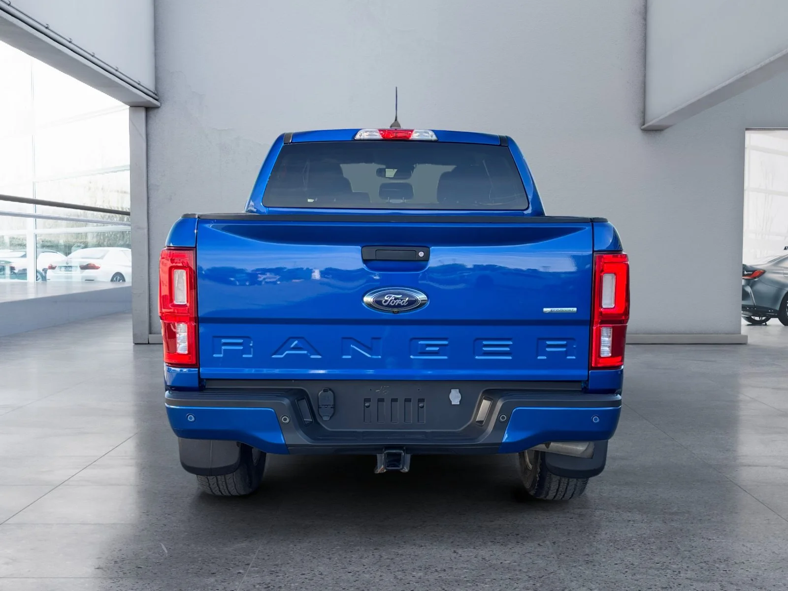 Used 2019 Lightning Blue Metallic Ford XLT image 4