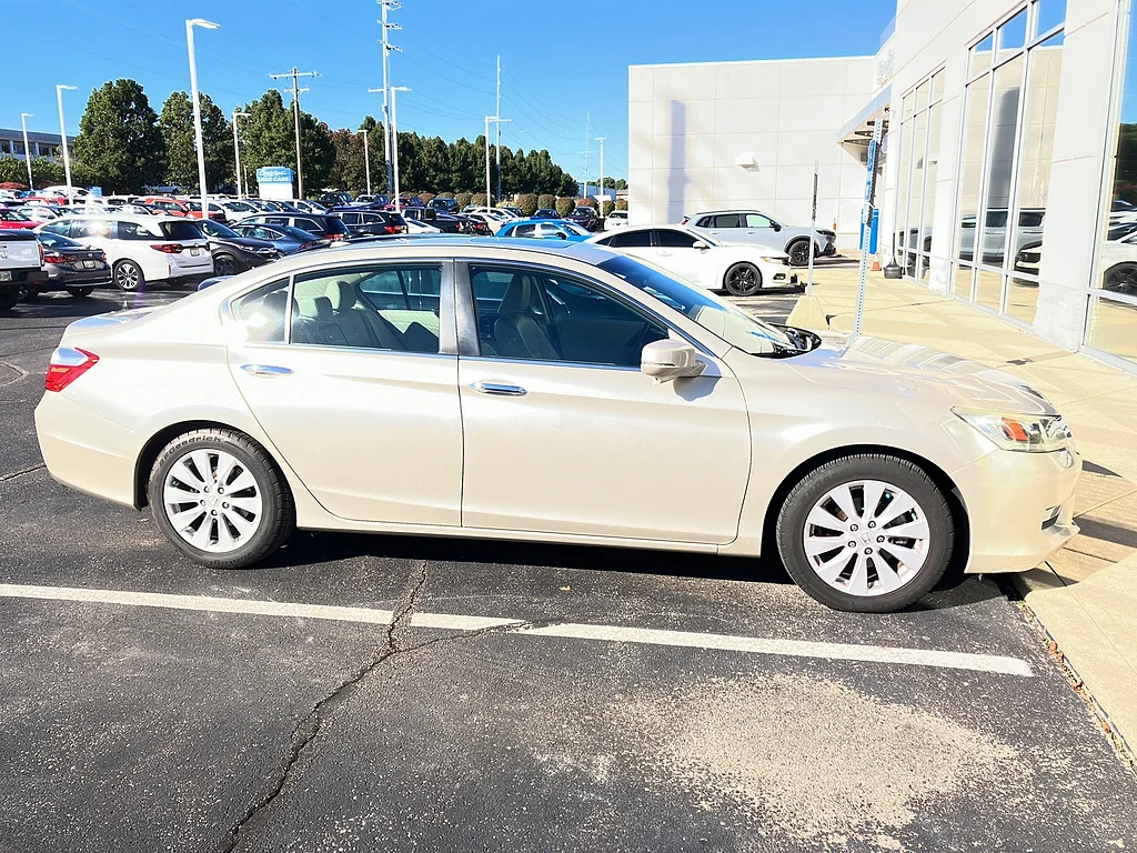 2013 Honda Accord Sedan EX-L, photo 2 of 5