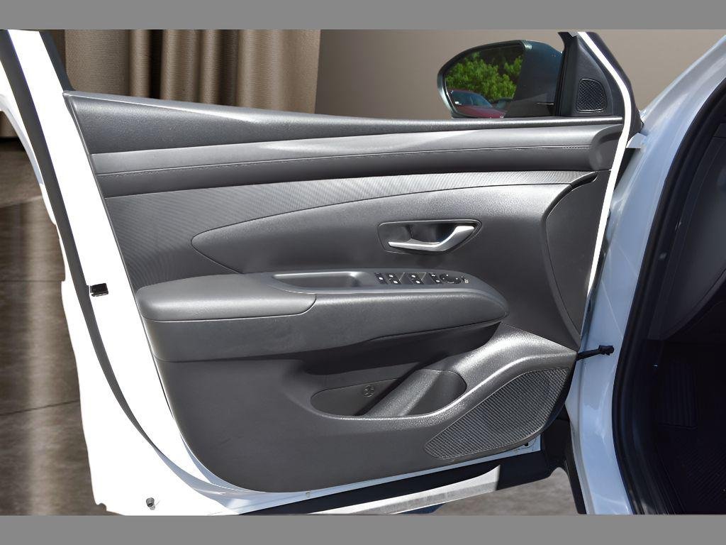 2025 Hyundai Santa Cruz SE - Photo 17