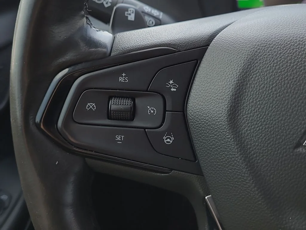 Used 2023 White Chevrolet Premier image 32