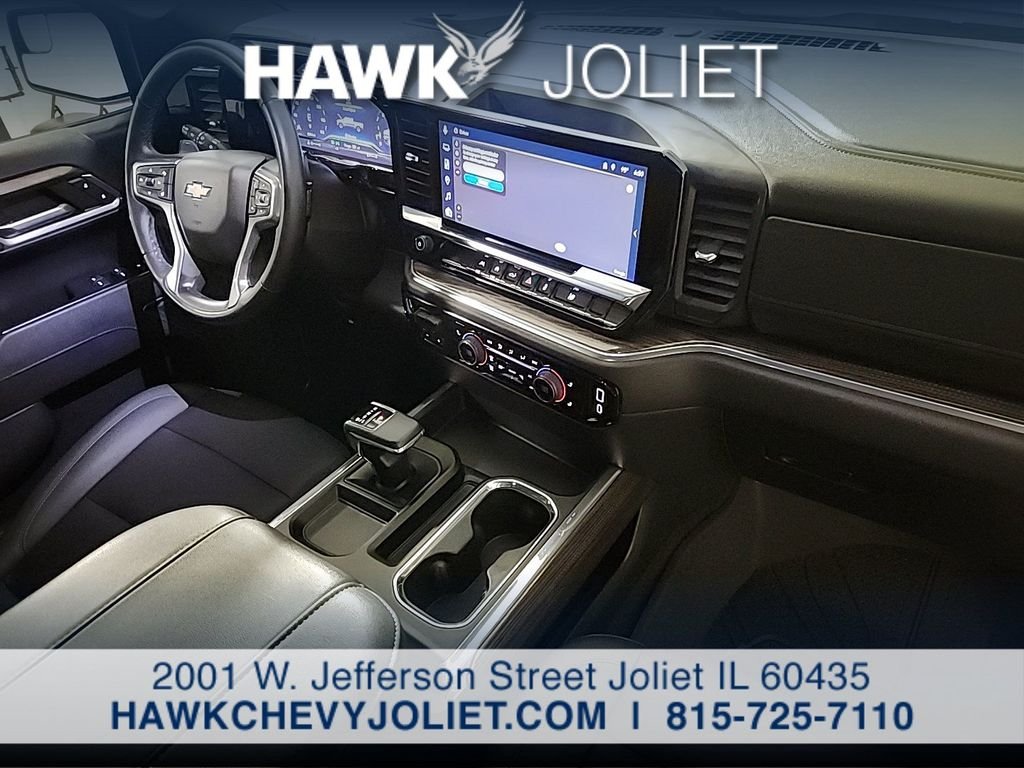 Used 2024 White Chevrolet LT image 25
