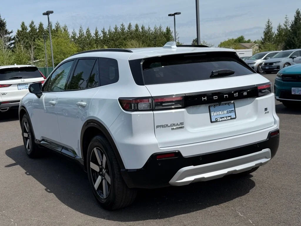 New 2026 Frostline White Pearl Honda Touring image 6