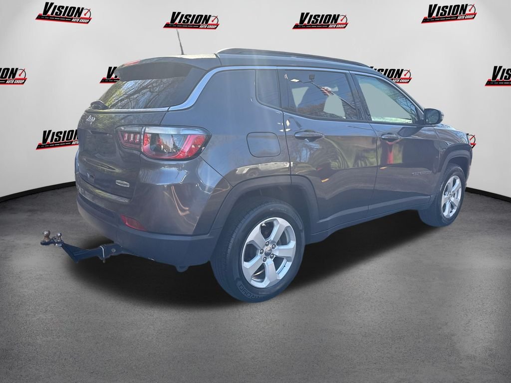 Used 2019 Gray Jeep Latitude image 5