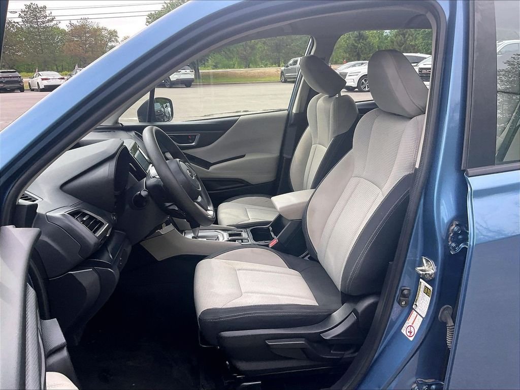 Used 2020 Blue Subaru Base image 10