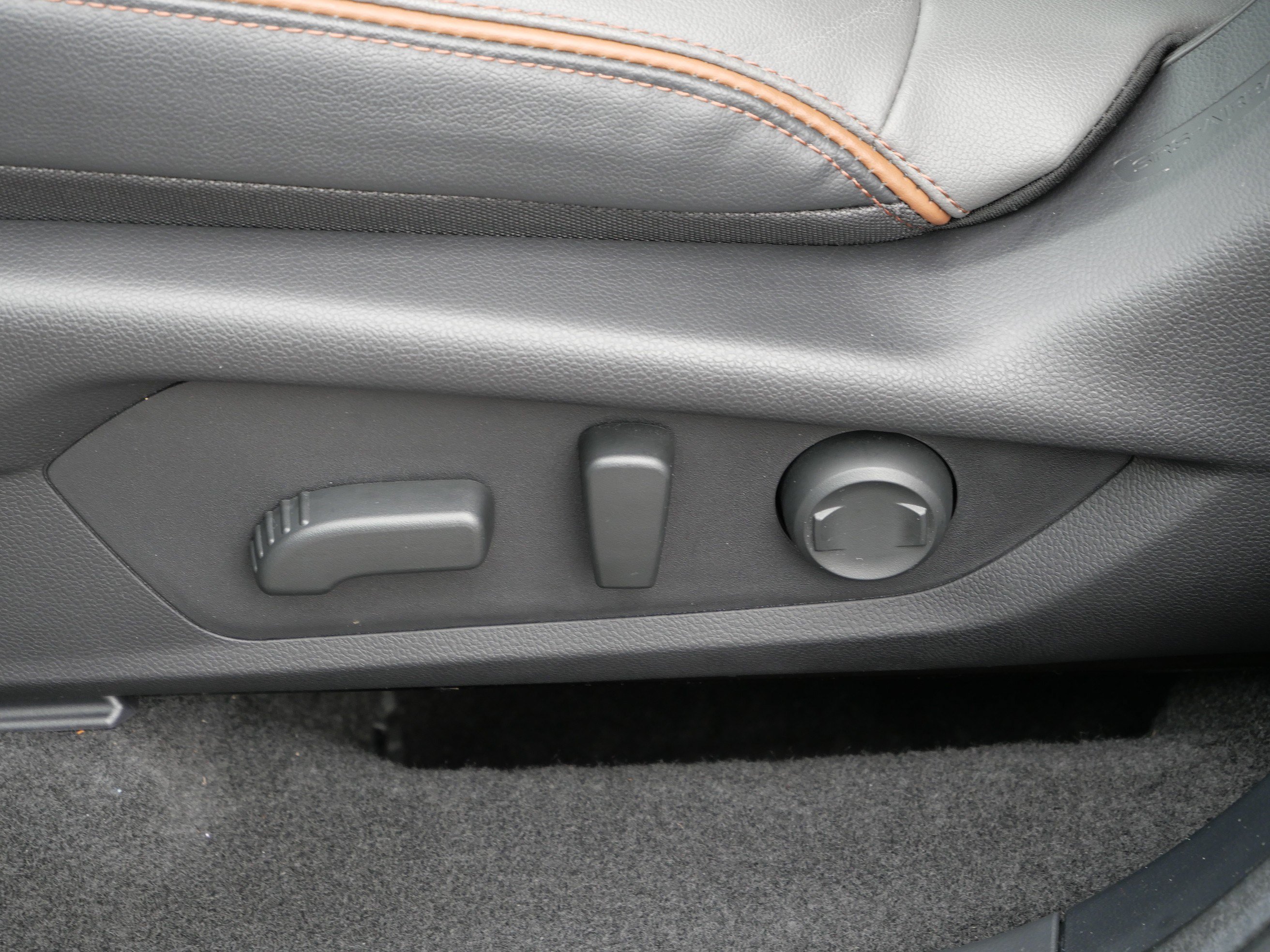 Used 2026 Crystal White Pearl Subaru Sport image 19