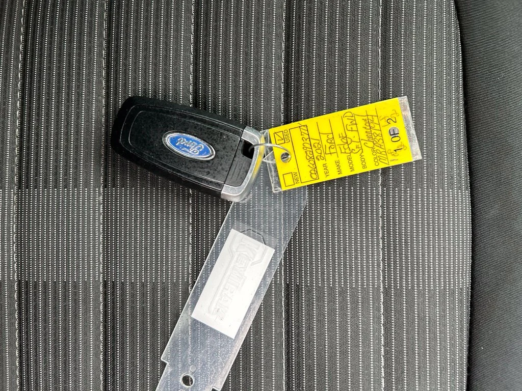Used 2021 Gray Ford SEL image 30