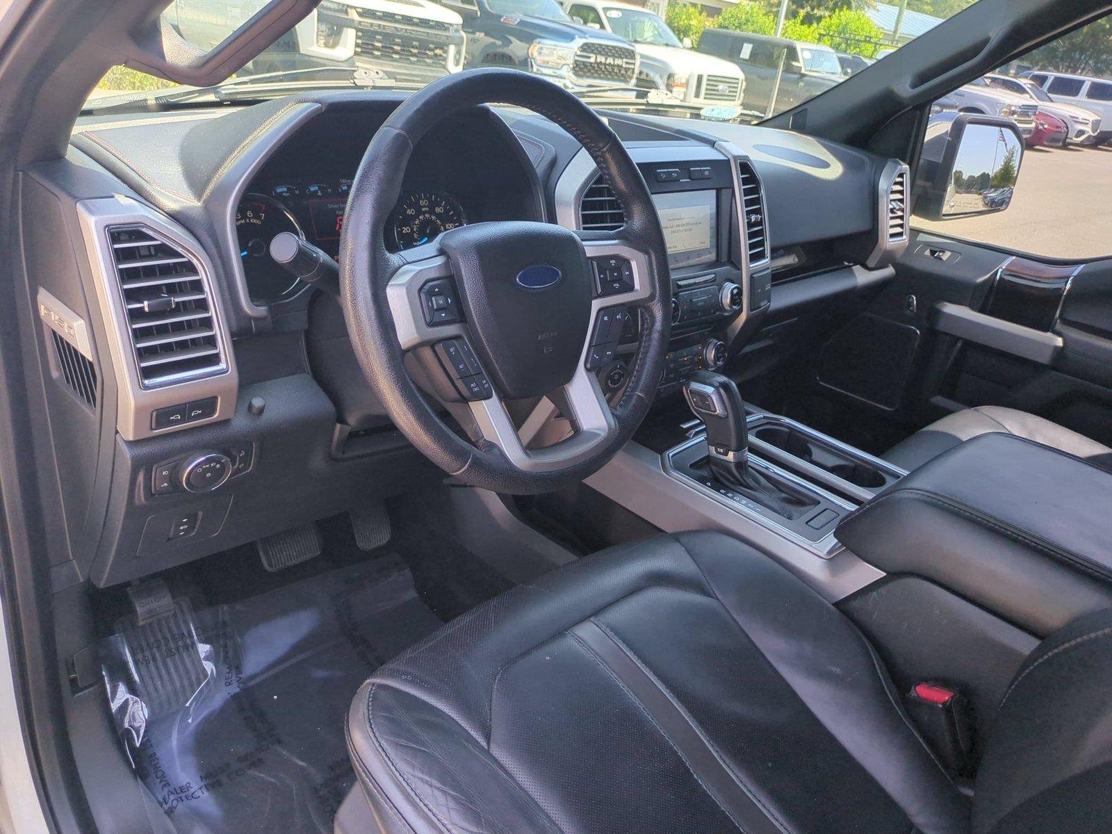 Used 2016 White Platinum Metallic Tri-Coat Ford Platinum image 19