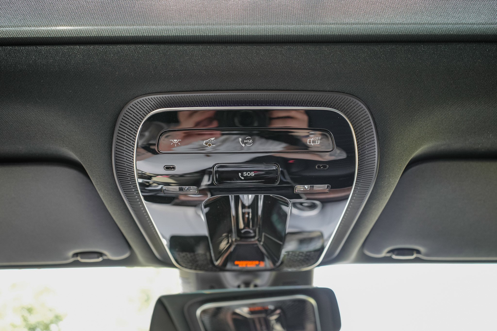 Certified Used 2025 Graphite Gray Metallic Mercedes-Benz GLC 300 image 20