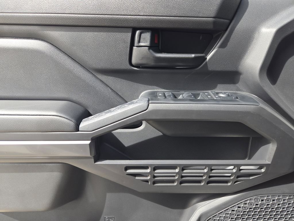2026 Toyota Tacoma SR5 - Photo 18