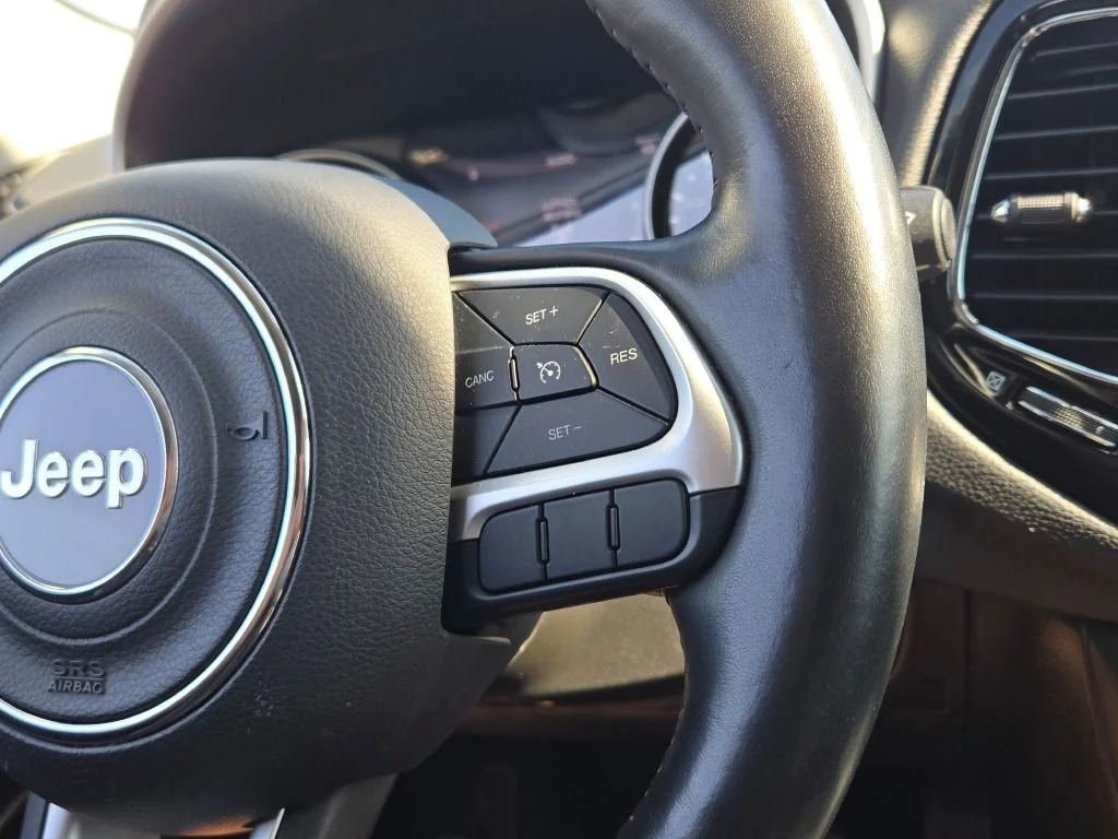 Used 2020 White Jeep Limited image 30