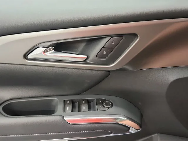 2027 Chevrolet Traverse LT - Photo 16