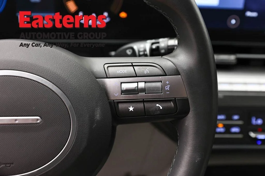 Used 2025 Red Hyundai SEL image 17