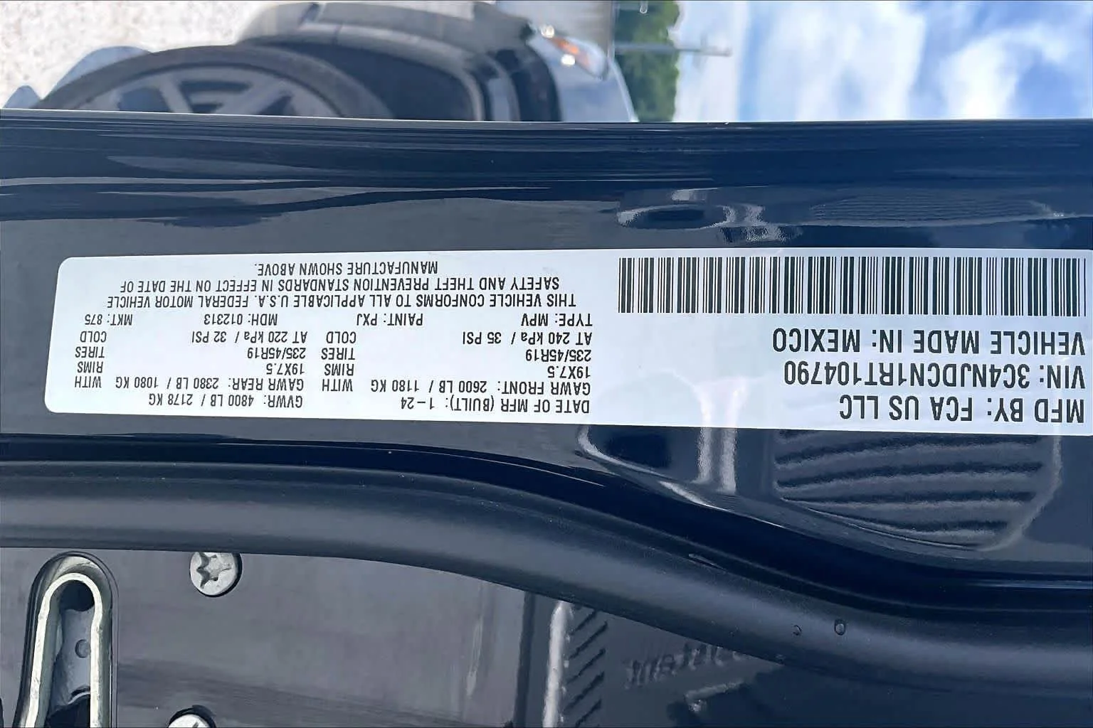 Used 2024 Diamond Black Crystal Pearlcoat Jeep Limited image 60